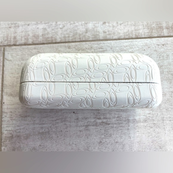 Oakley Green Aviator Sunglasses - Picture 8 of 8